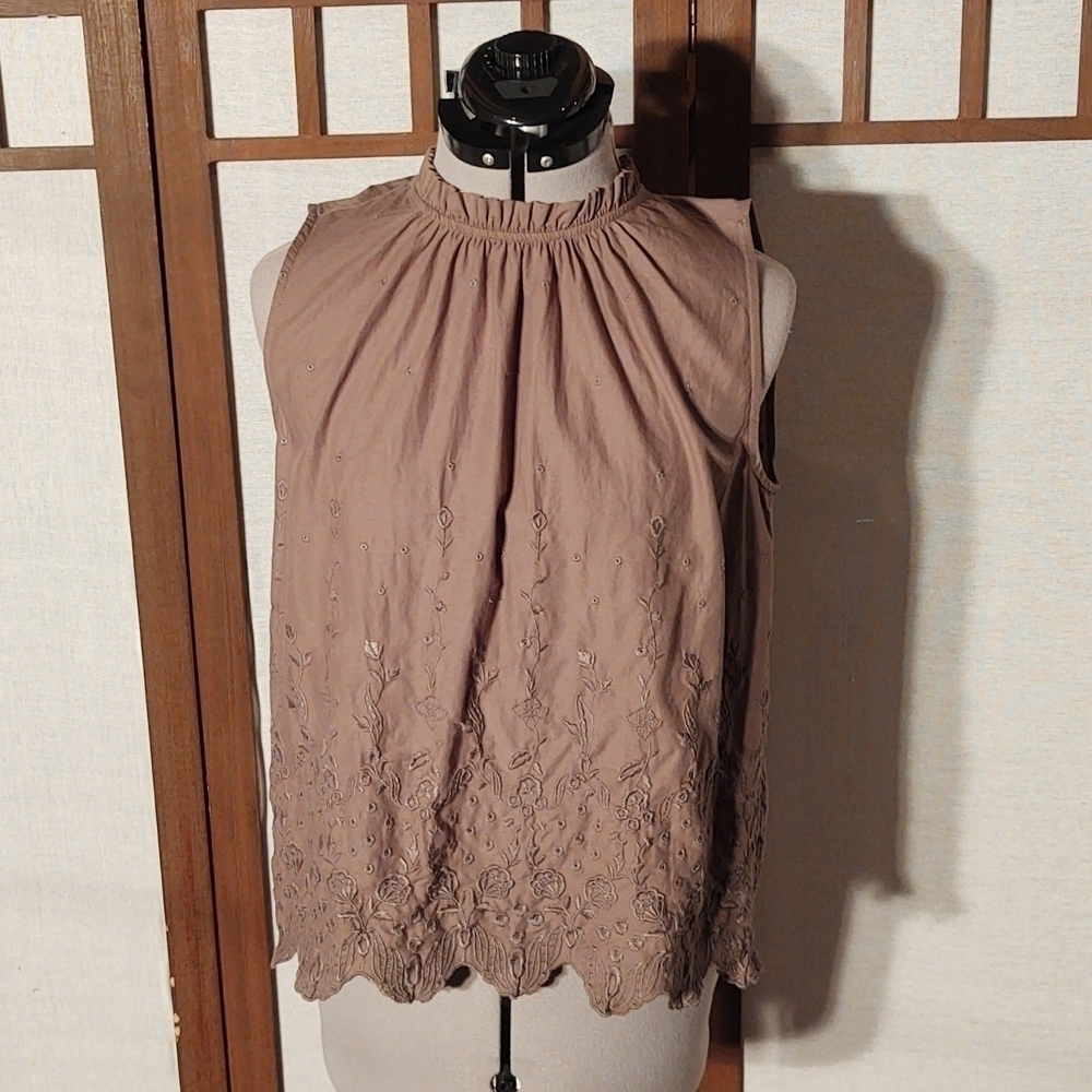 Loft Embroidered Sleeveless Gray Cotton Blouse Sz S